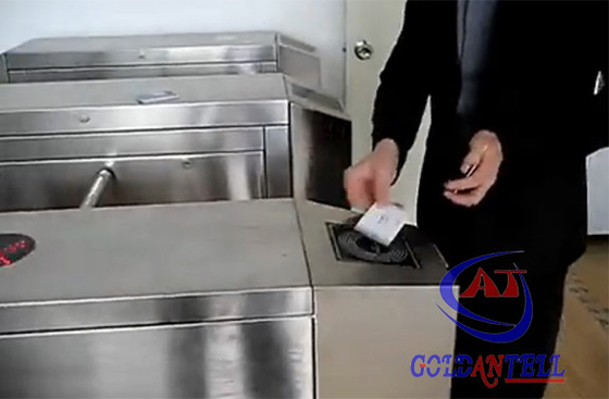 سرعة مرور سريعة مرنة لنظام التحكم في بطاقة RFID / معصمه مع باب دوار تلقائي للحاجز
